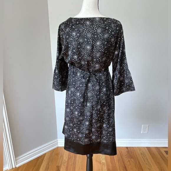 Tomorrow’s Mother maternity dress in a size medium - Picture 3 of 10